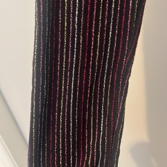 Sparkly black wrap going out top - Picture 4 of 5